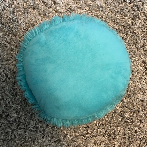 Pillow - Picture 3 of 3